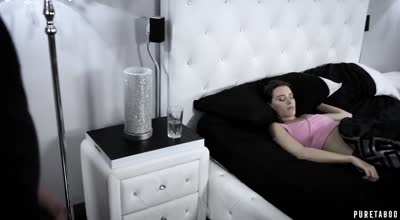 Lana Rhoades傢中的女主人