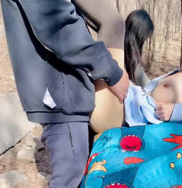 兩大騷貨主播直播下鄉勾引農民做愛