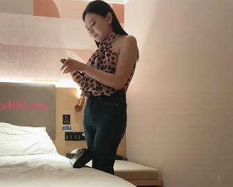 約瞭一個穿著非常性感的漂亮妹妹-強哥