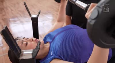 SONE-462 無防備誘惑Kcupアスリートの汗だく肉弾SEX ユニフォーム脫いだらびっくりおっぱい！！ 神楽ももか