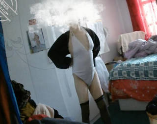 觀音做蓮的看著老媽渾圓的屁股